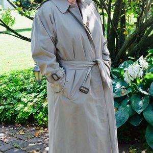 BURBERRY trench coat